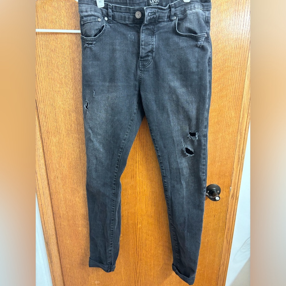 Boohoo man tapered jeans